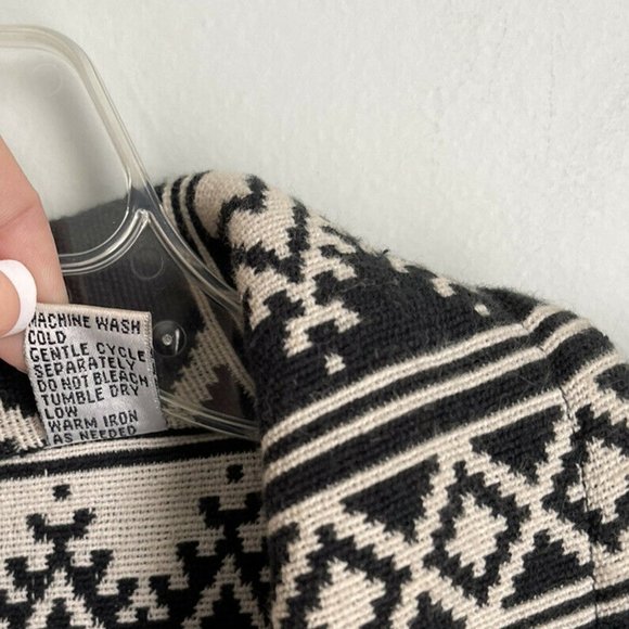 Chico's Design 2 Black Ivory Aztec Southwestern Print Knit Jacket - Picture 5 of 5